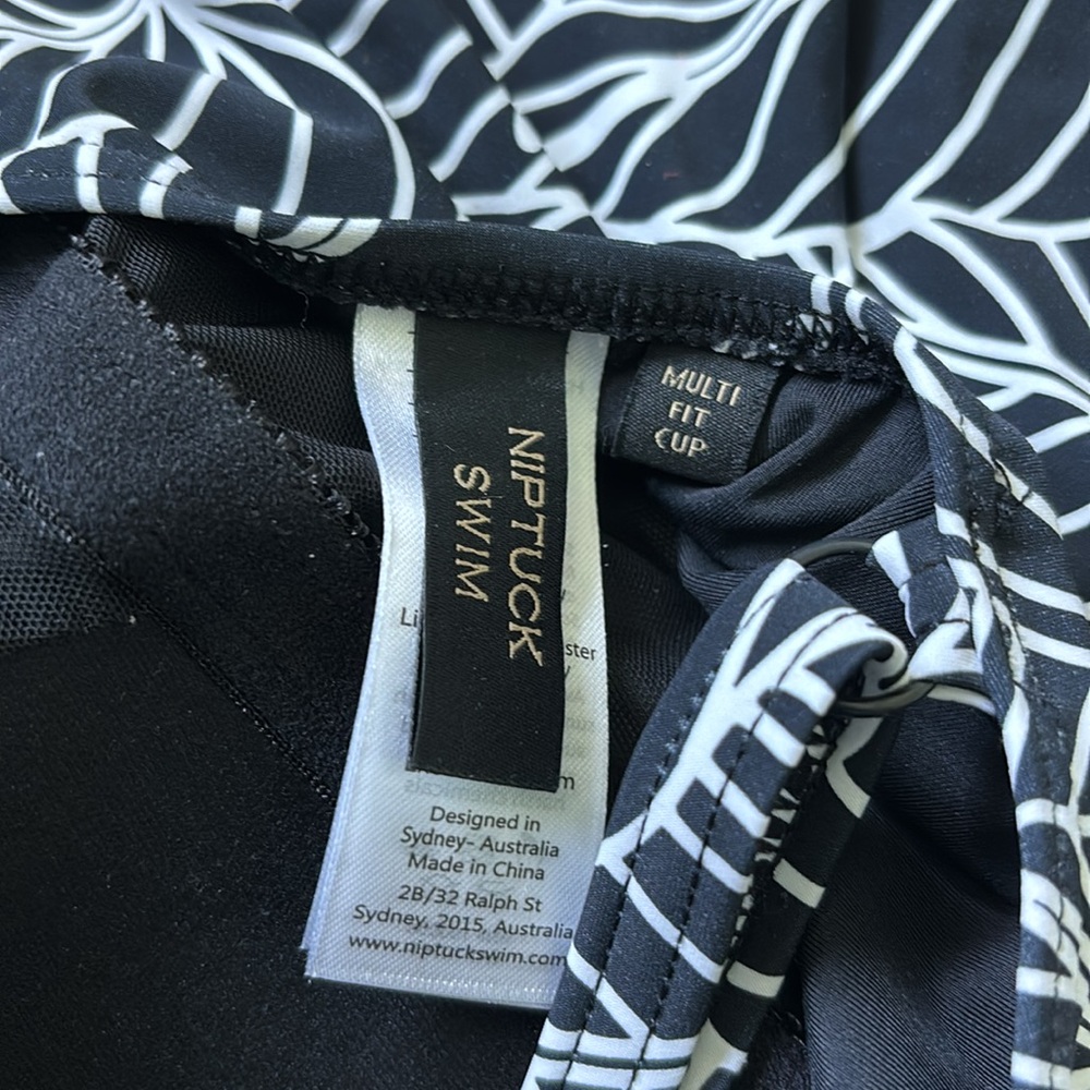 Nip Tuck One Piece Swimsuit/Bathing suit Blackk/White size 8 - Picture 9 of 10